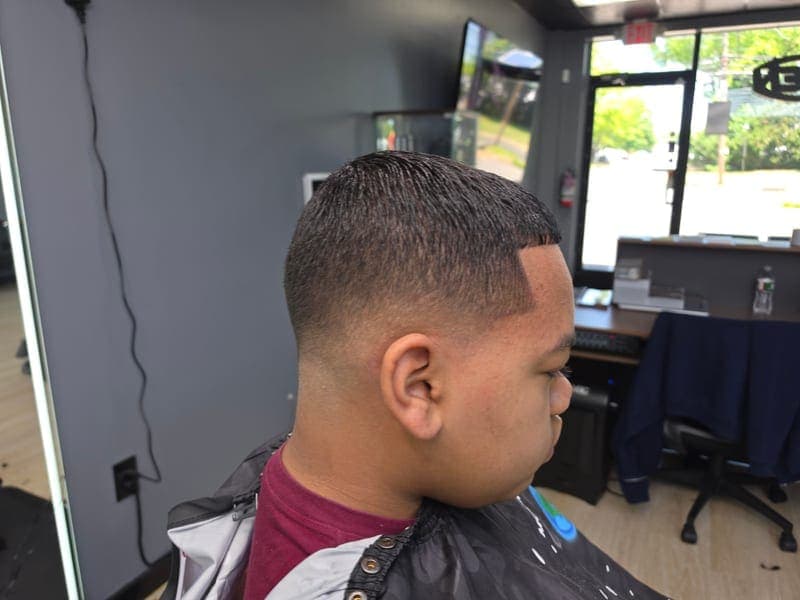 Kids: Haircut Under 15